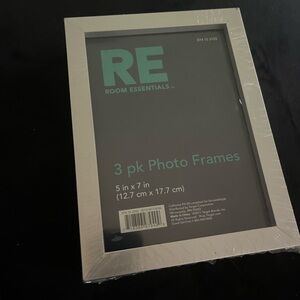 New RE brand pack of 3 5x7 metal frames